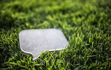 Sprechblase auf Wiese